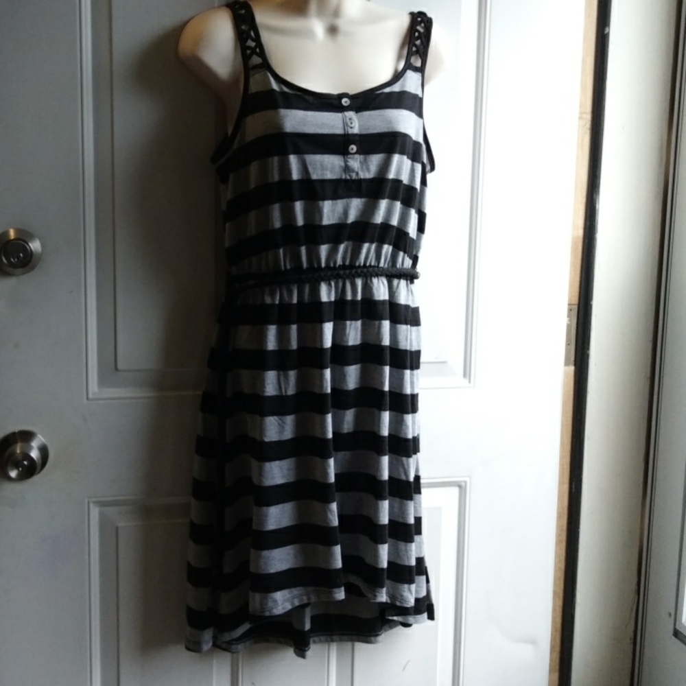 NWOT  No Boundaries Strip Dress. sz L. 11-13.